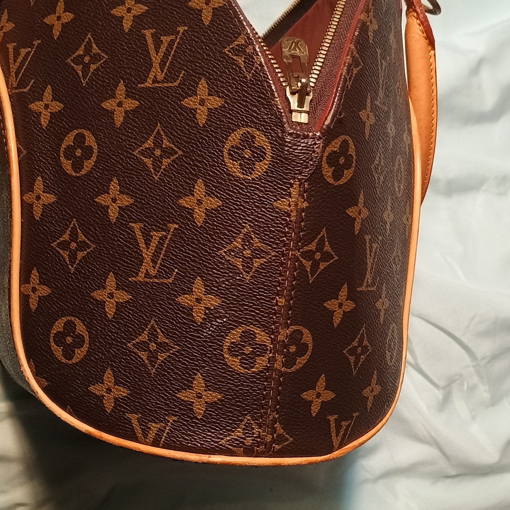 Louis Vuitton Classic Monogram Shoulder Bag - Picture 10 of 11